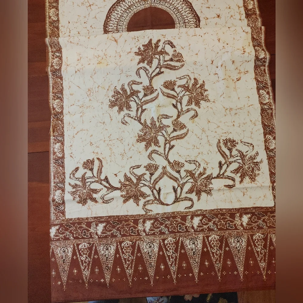 Hand Printed Batik Tablecloth 1970s 36